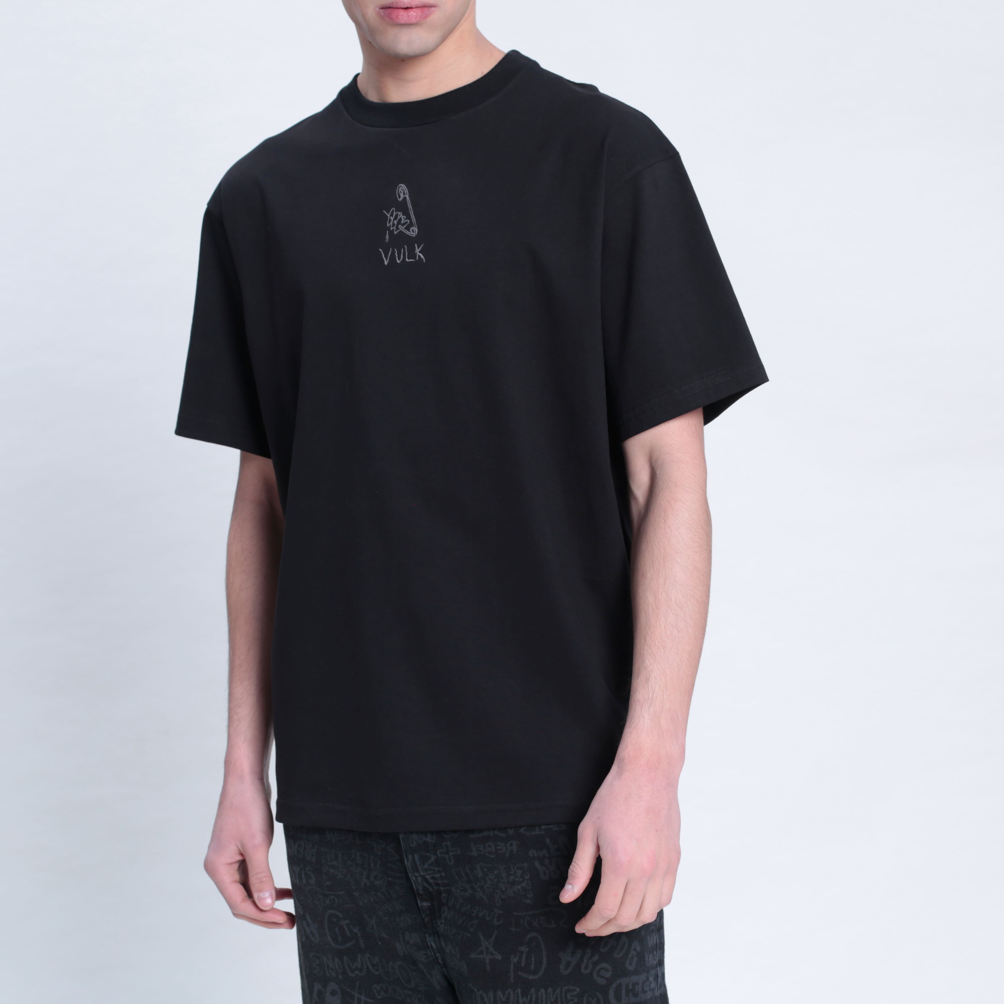 Remera Mc Vulk Needles Tee Black