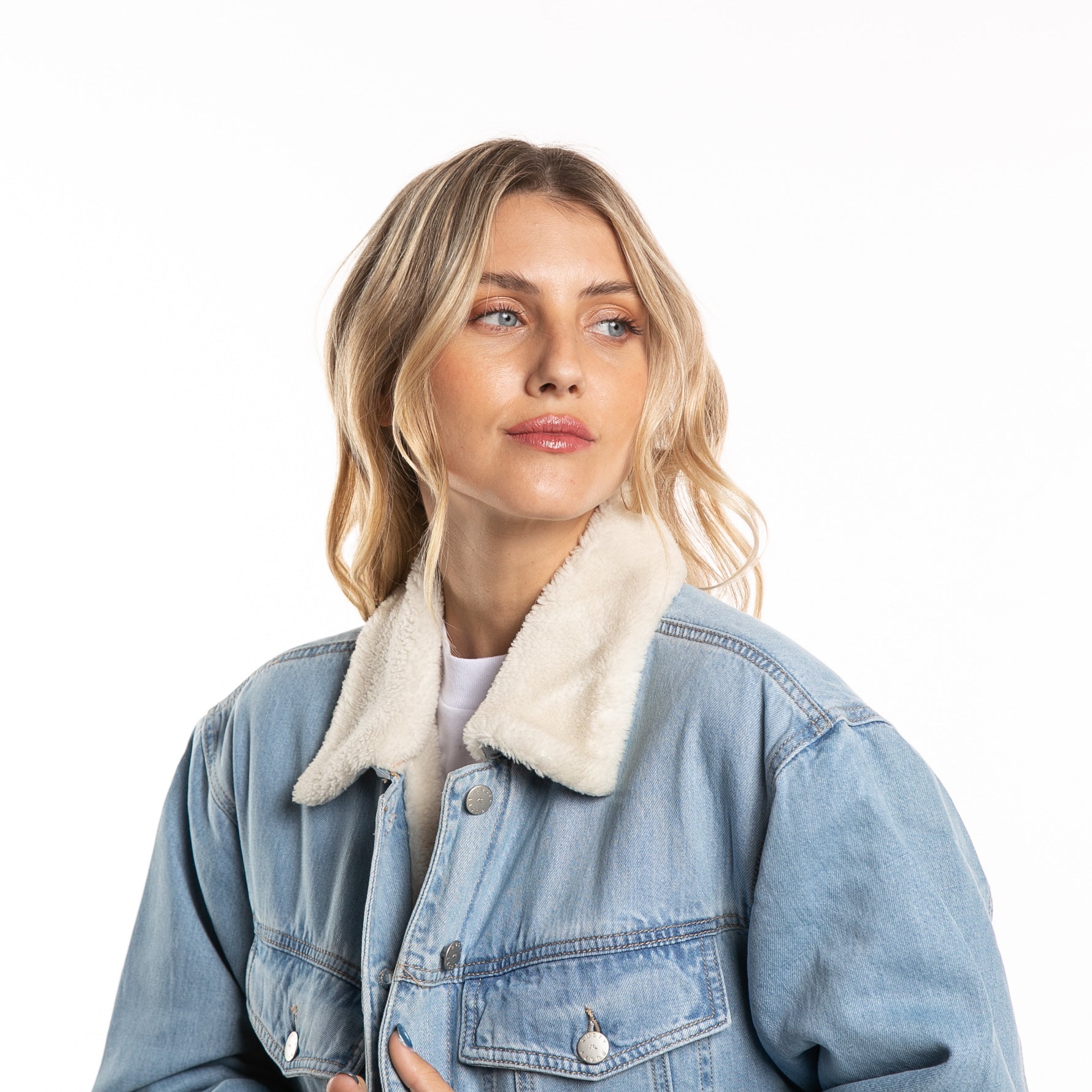 Campera Liviana Rusty Denim Trucker Jacket