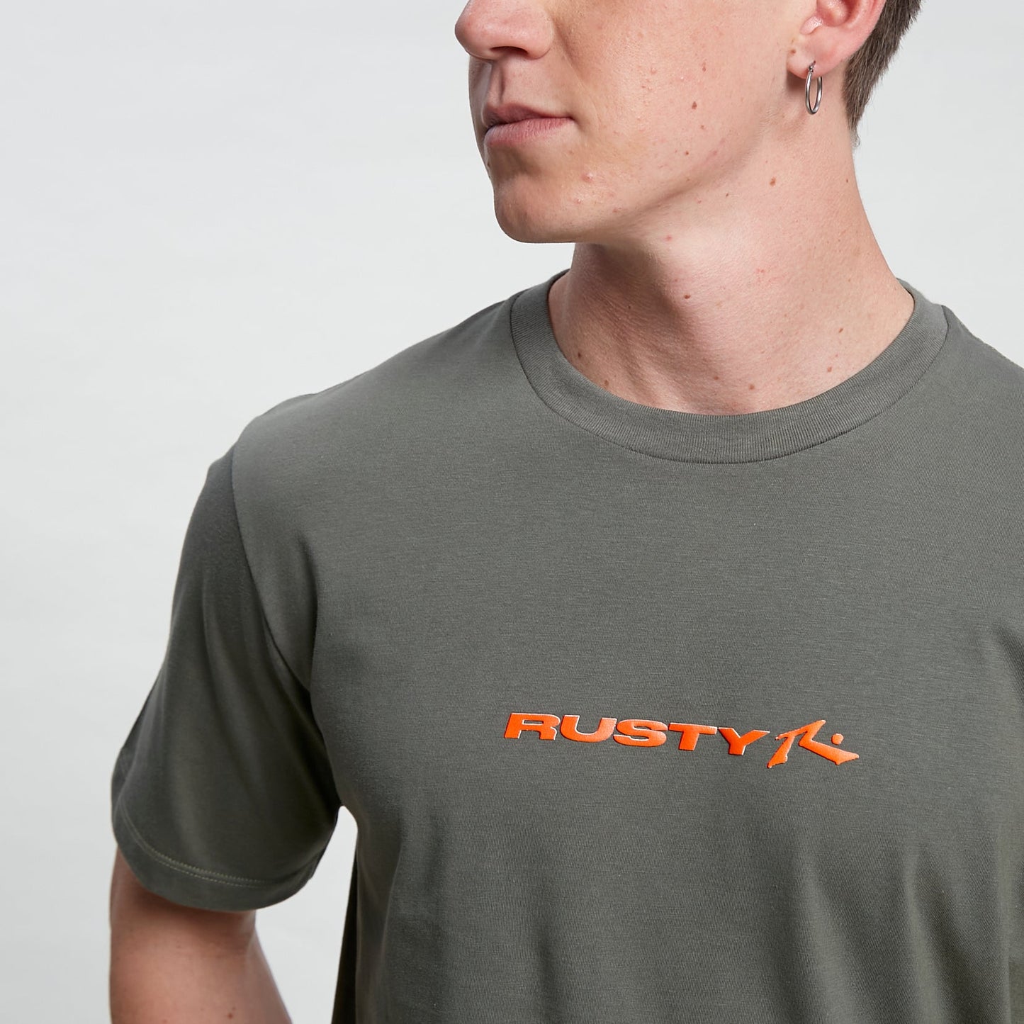 Remera Mc Rusty Vital Tee Shadow Army